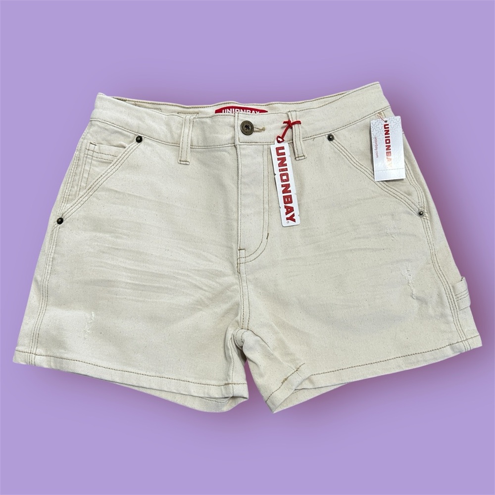 UNIONBAY Cream Cargo Shorts with Cuffed Hem